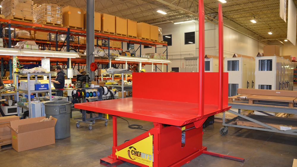 LDT-2000 tipper with forks for cart loading