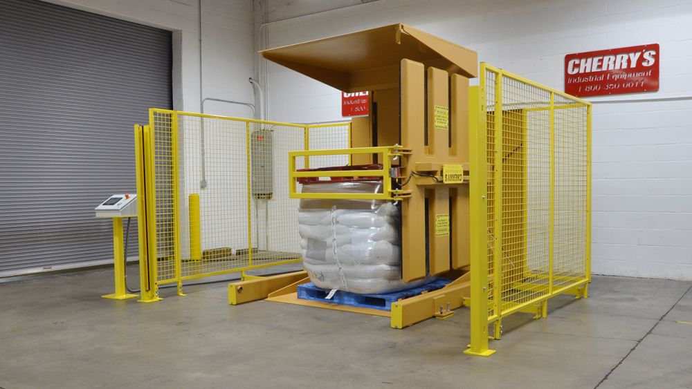 GL Pallet Inverter with product containment gate