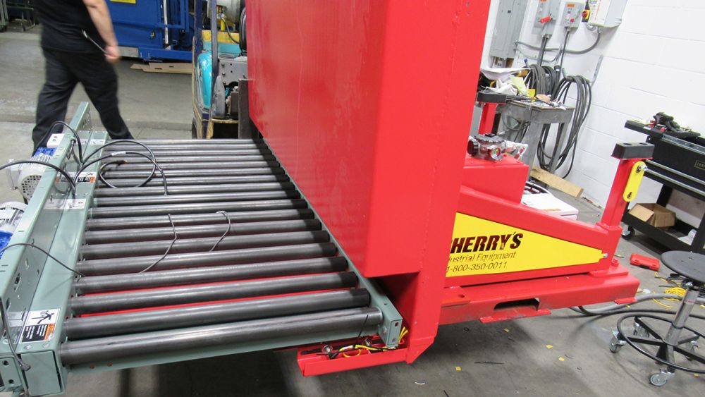 LDT-4000-T2 tipper with Hytrol conveyor