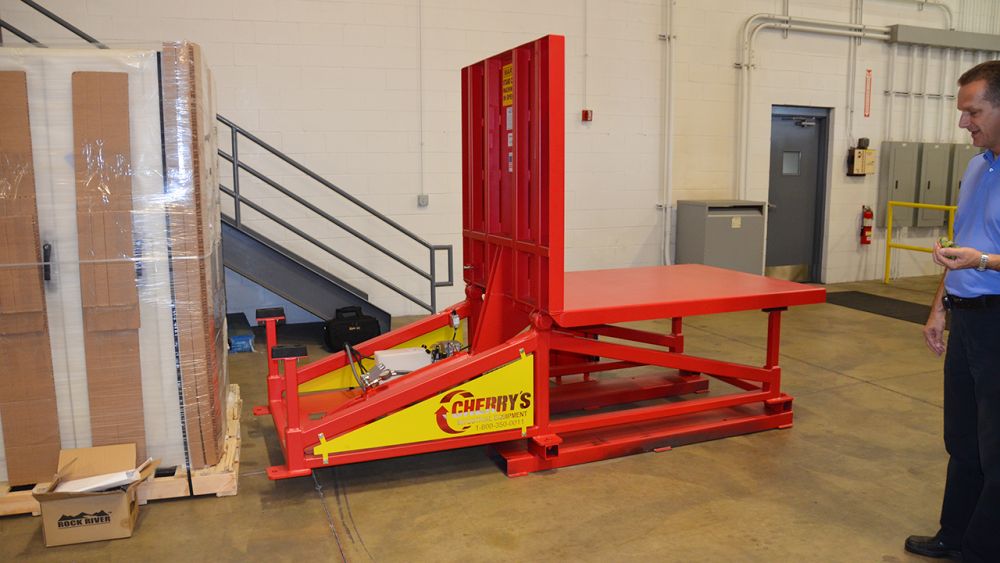 Low duty type 3 tipper on shipping frame