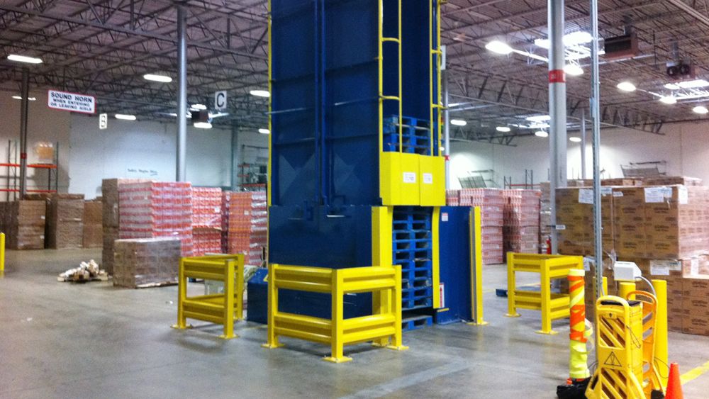 Double Deep Pallet Dispenser with protective crash guards