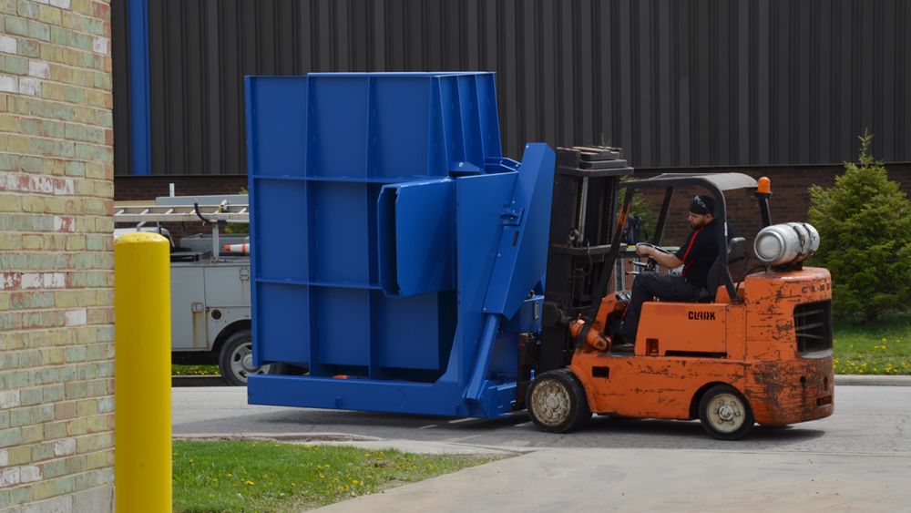 SC double wide pallet inverter transported by forklift