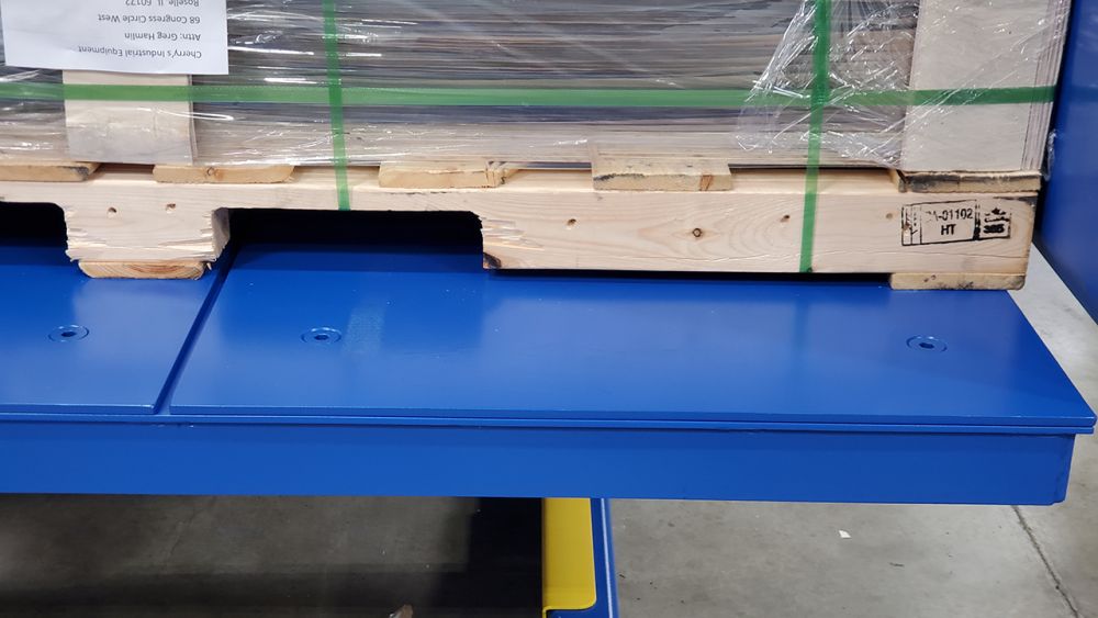 Pallet Inverter with leveling plates