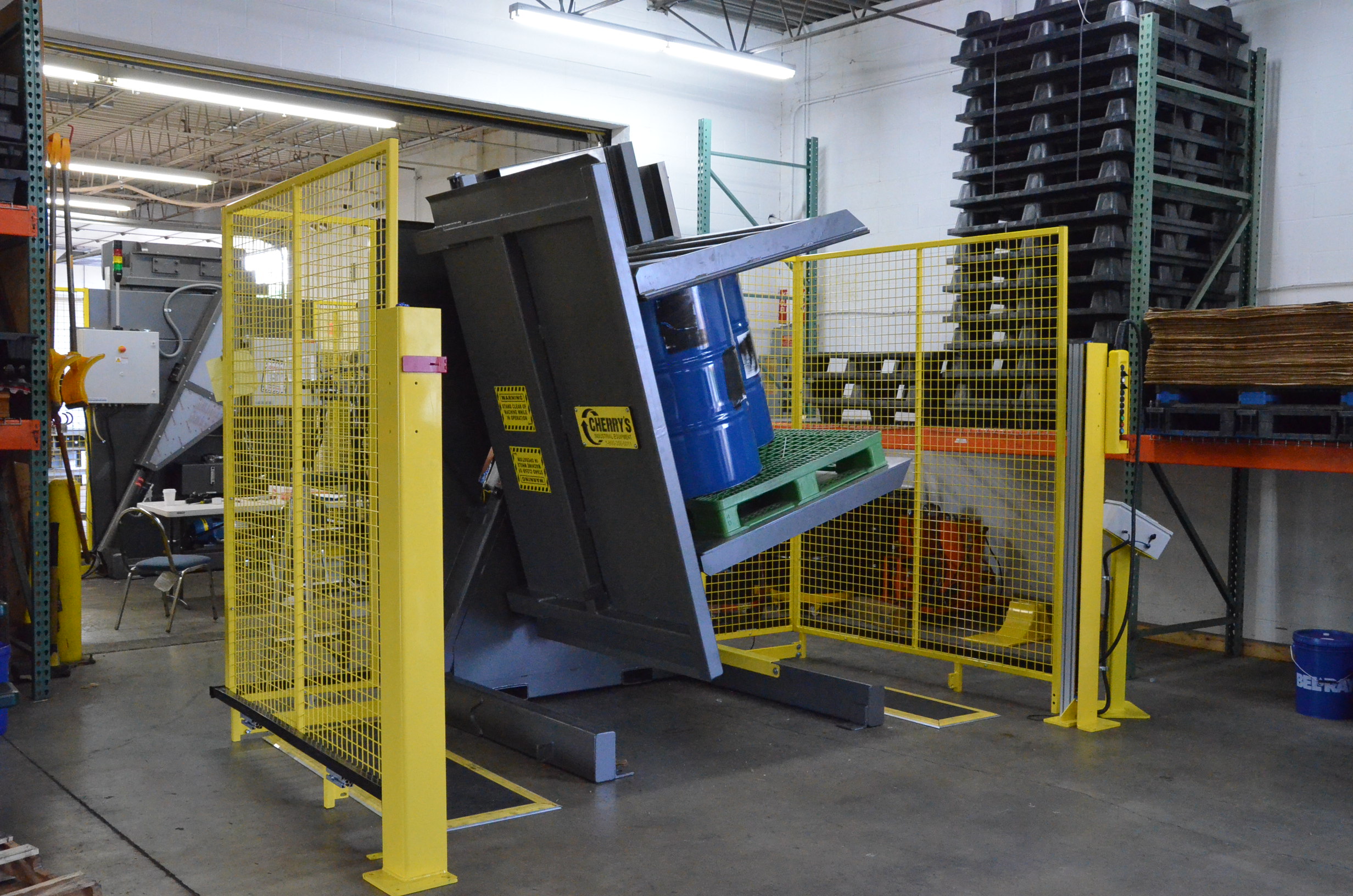 DC Pallet Inverter with leveling plates