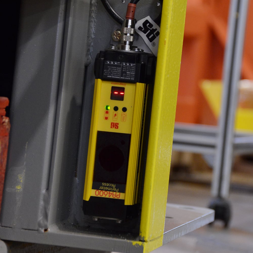 Safety rated foot switch