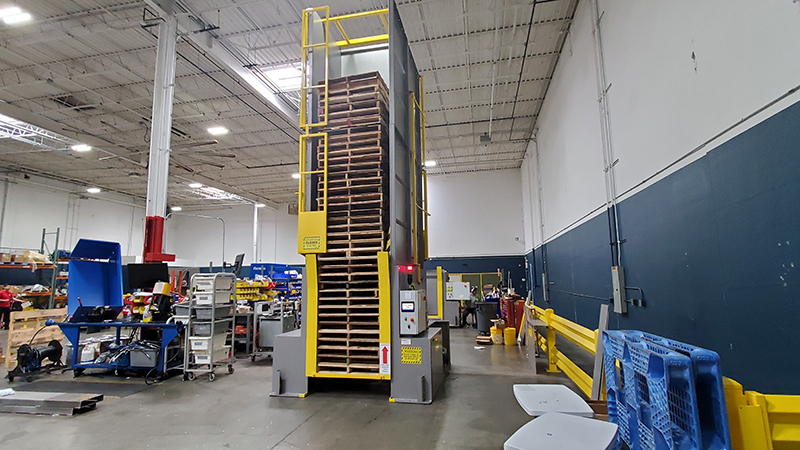 Double Deep Pallet Dispenser with stringer pallets