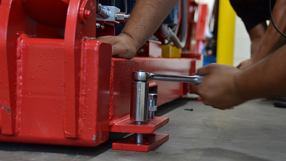 GL Pallet Inverter with leveling jack bolt