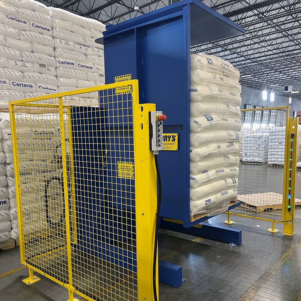 Pallet Inverter in Bakery