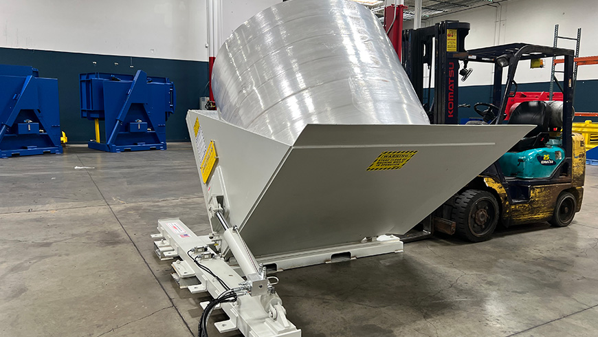 Ground loading tipper with plastic film rolls