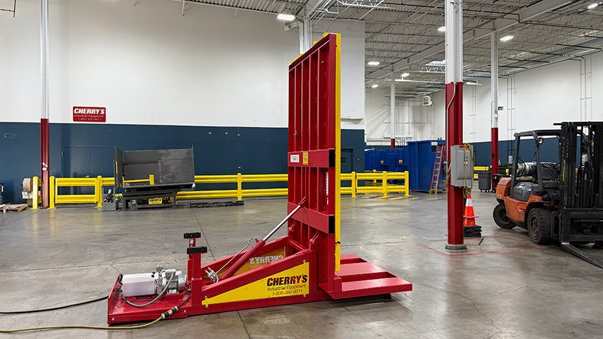 LDT-4000-T2 tipper with notches for roll placement