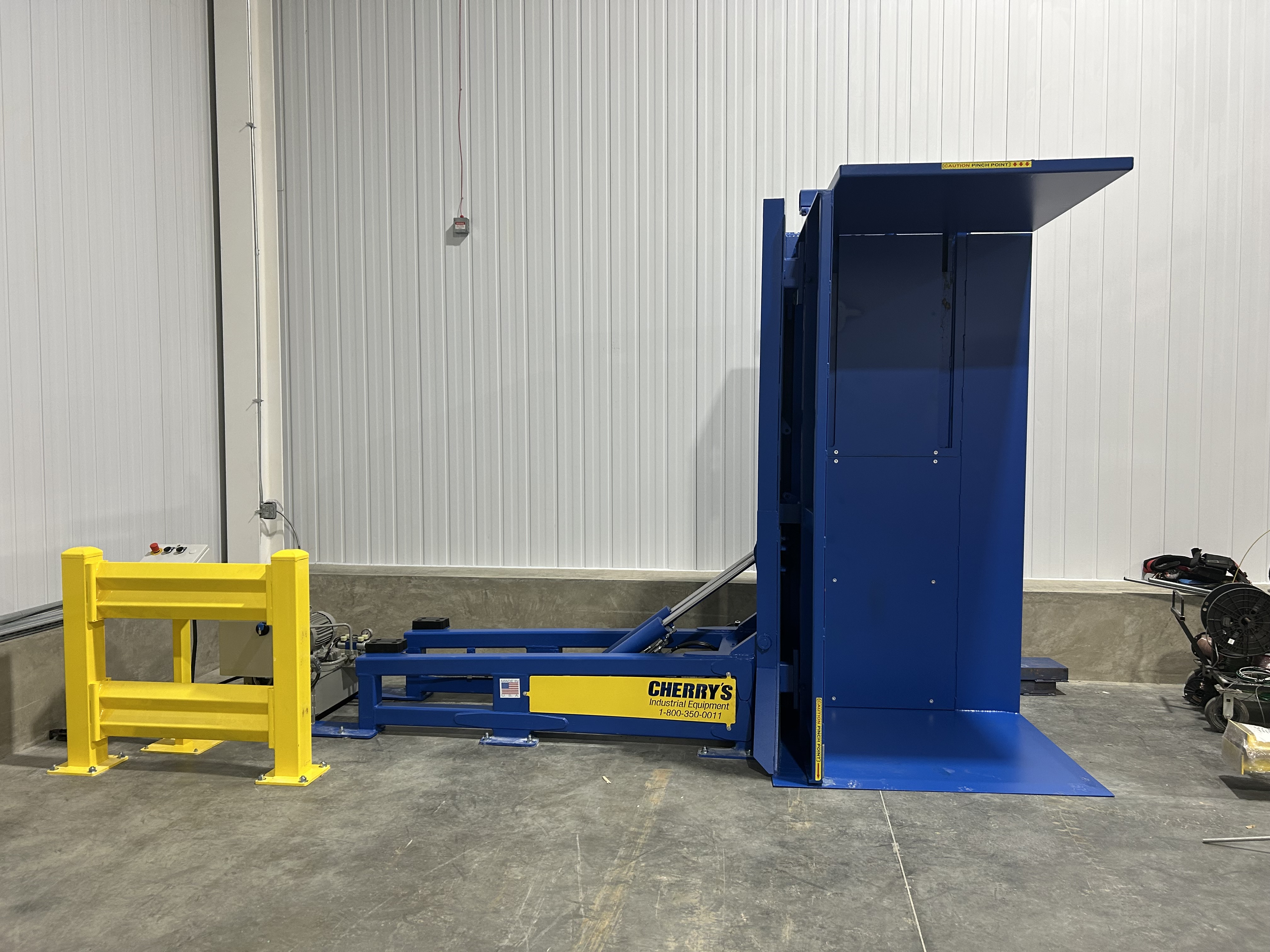 Pallet Spacer Recovery System with partial guarding
