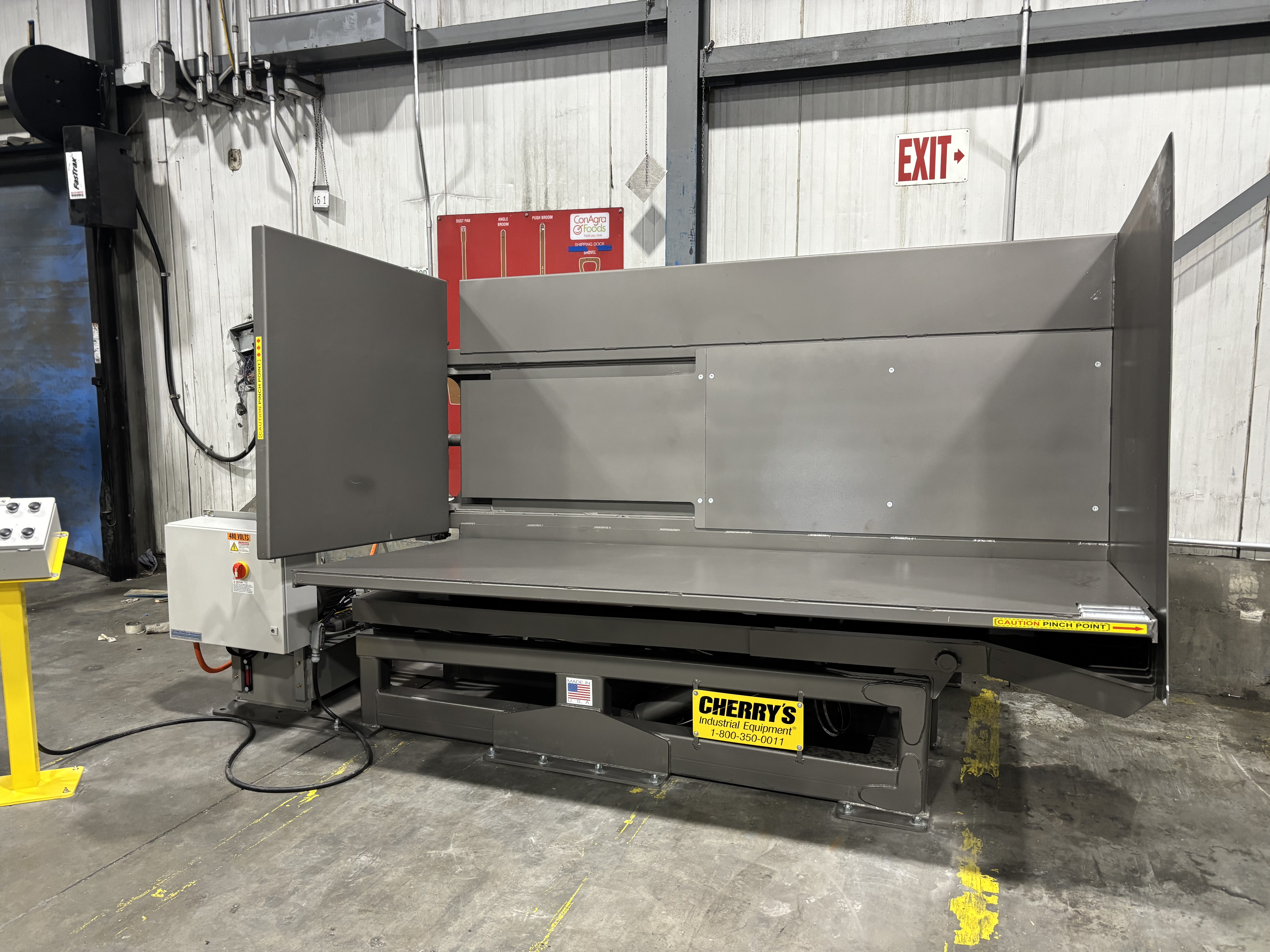 Pallet Spacer Recovery System working position