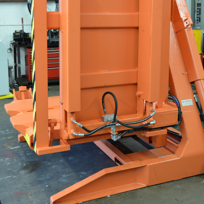 DC Pallet Inverter - pallet grippers Image 3