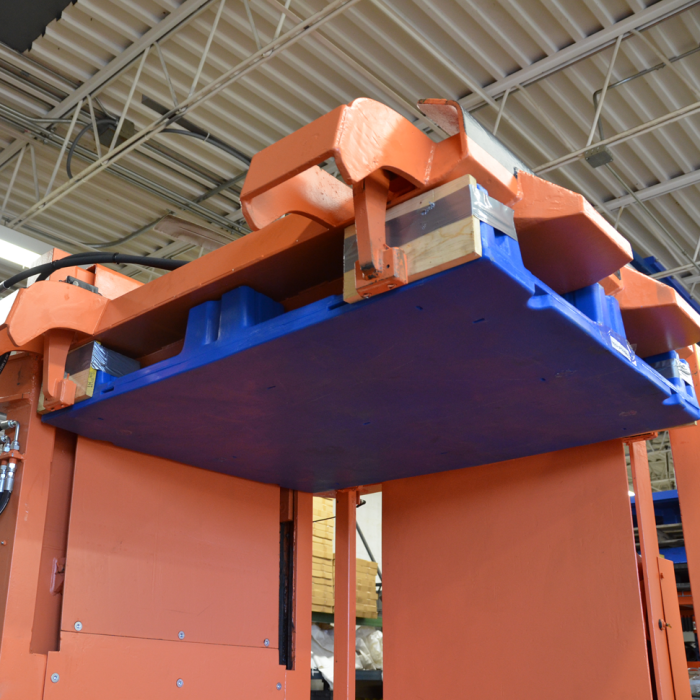 DC Pallet Inverter - pallet grippers Image 4